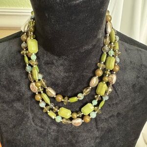 NECKLACES BUNDLE 3 strand multi color beaded necklace 2 bonus necklaces FREE